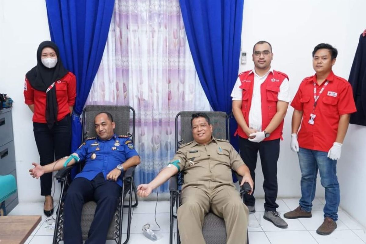 Donor darah rangkaian HUT Kota Tebing Tinggi dan Bhayangkara