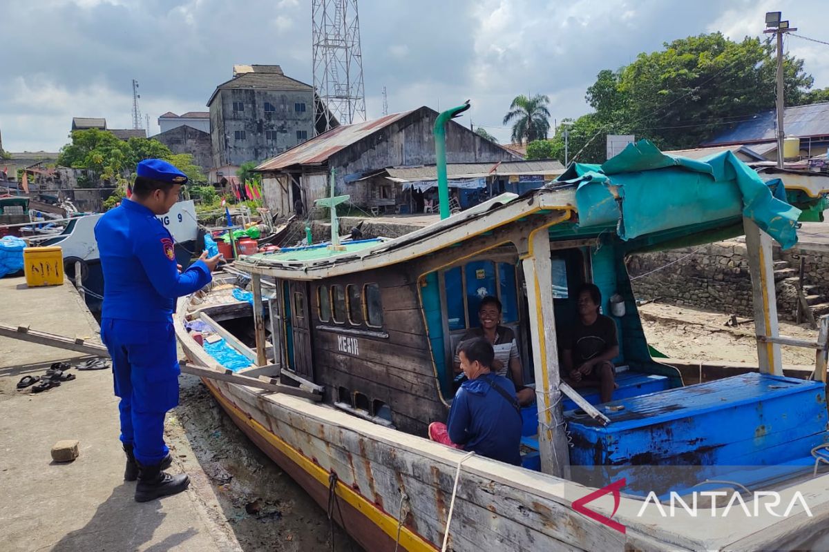 Polisi Bangka Barat sambangi  warga pesisir untuk cegah gangguan kamtibmas