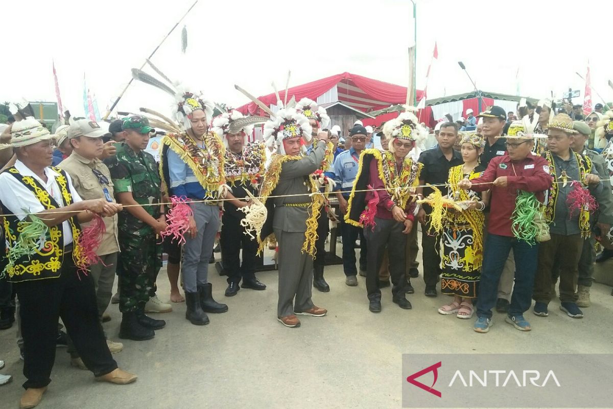 Gubernur Kaltim meresmikan jembatan senilai Rp177 miliar