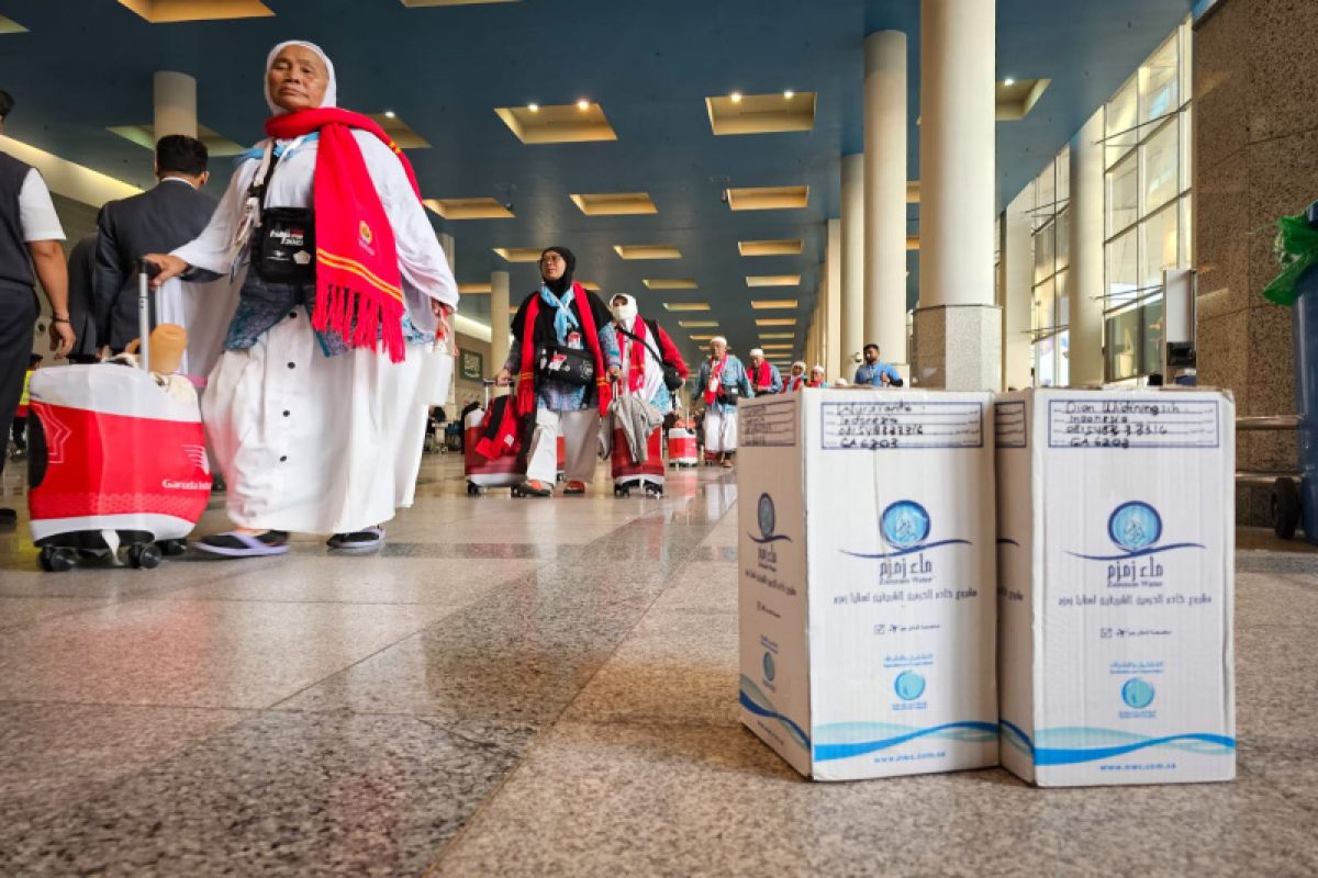 Kemenag paparkan alur distribusi tambahan lima liter air zamzam yang diterima jamaah haji Indonesia