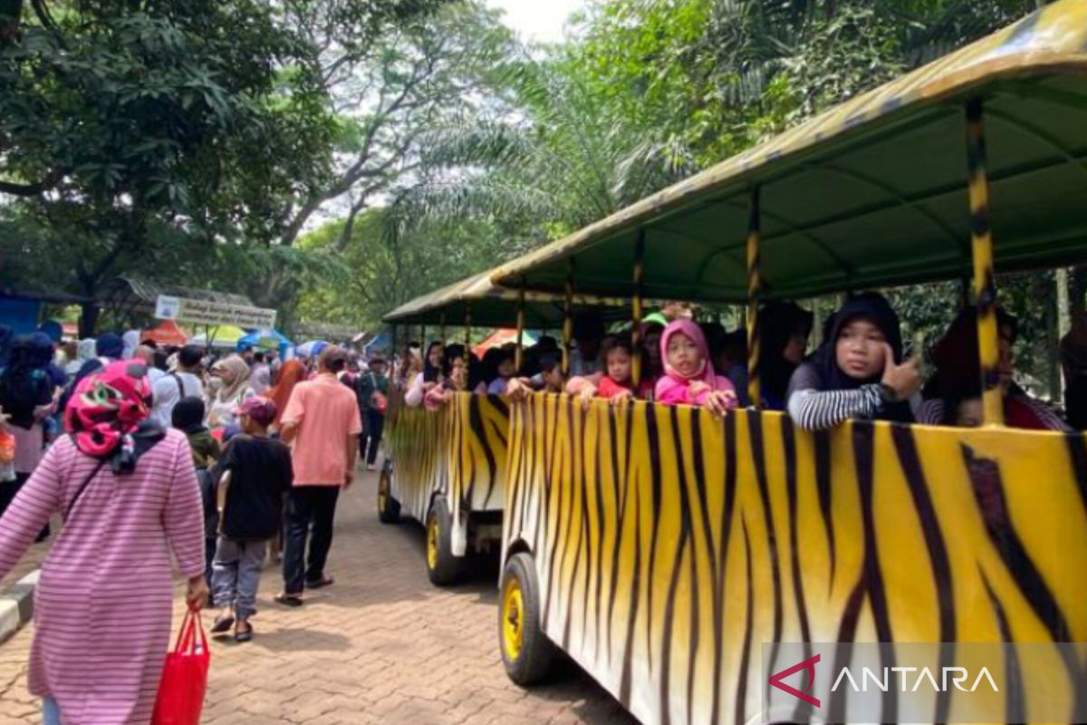 Ribuan pengunjung sudah beli tiket lewat aplikasi Taman Margasatwa Ragunan