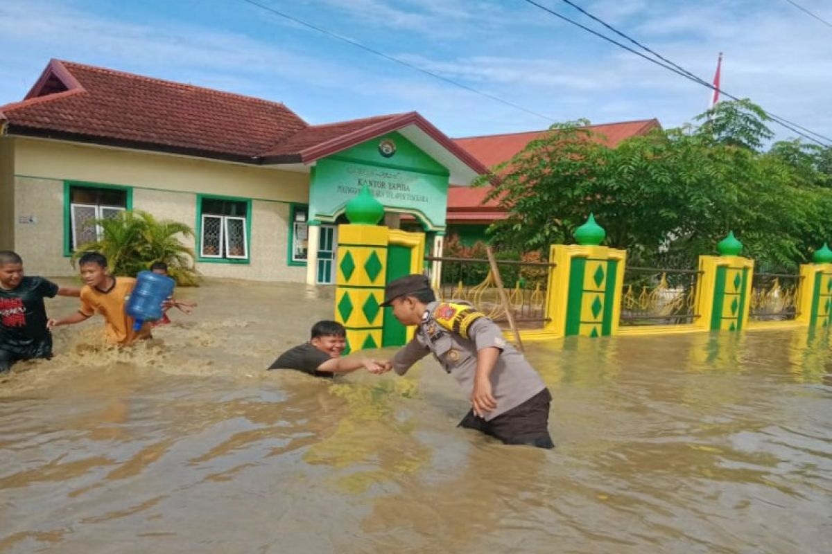 Hujan deras, dua desa di Kolaka dilanda banjir