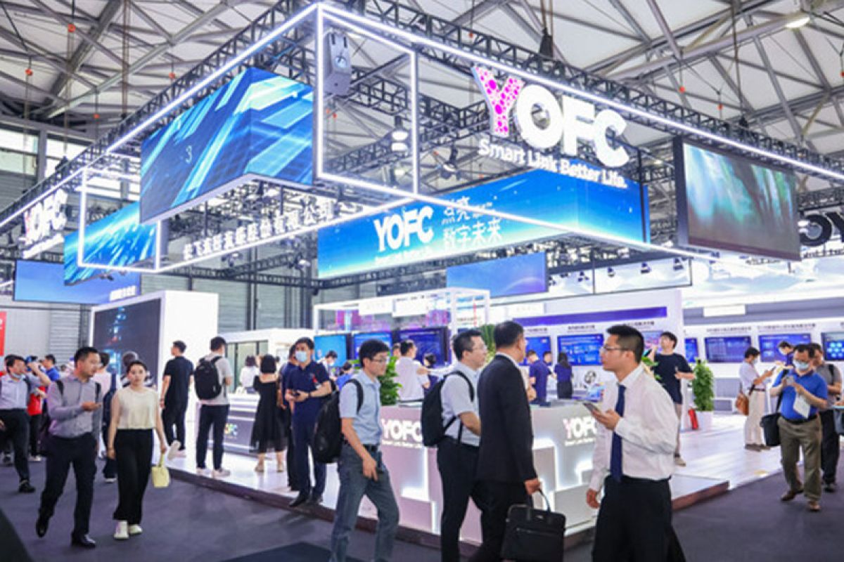 Pemasok serat dan kabel optik berskala global YOFC pamerkan berbagai produk dan solusi di MWC Shanghai 2023