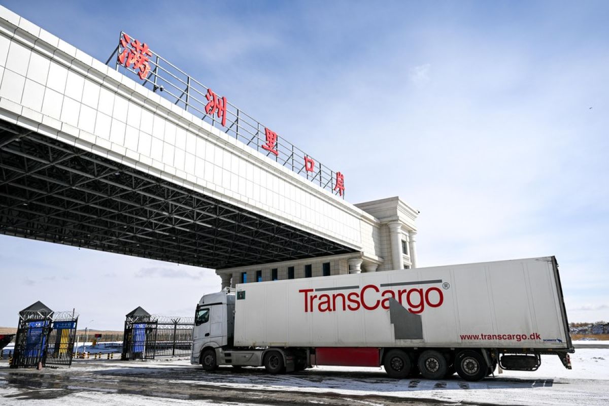 Pelabuhan darat terbesar di China catat rekor volume kargo kereta api