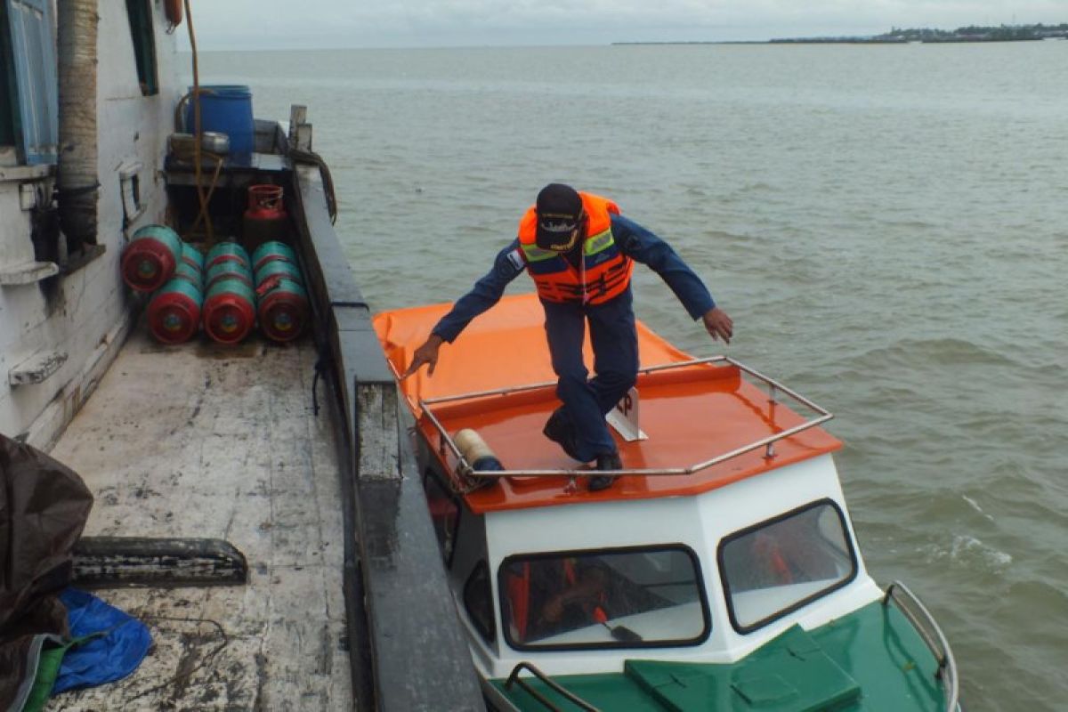 Personel UPP Sungai Nyamuk Rutin Patroli di Perairan Perbatasan