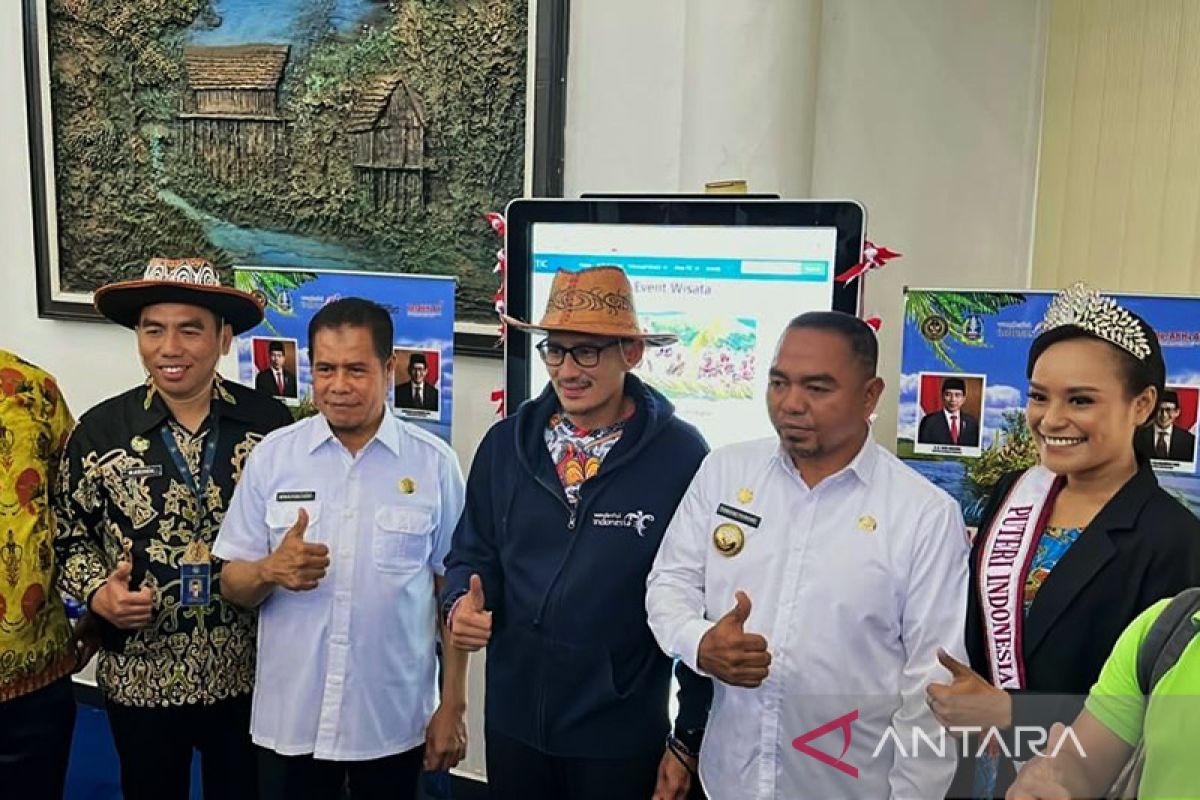 Sandiaga Uno luncurkan TIC di Bandara Sentani