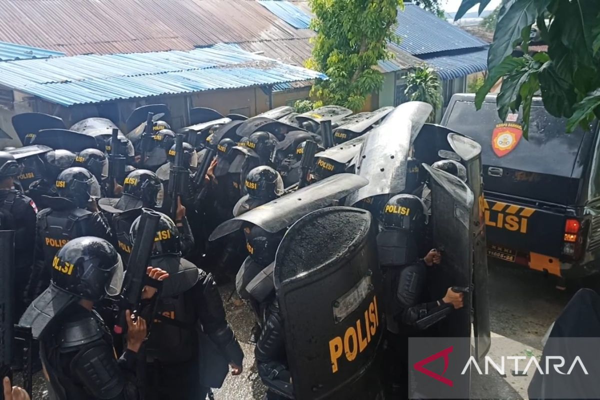14 warga ditangkap polisi terkait kericuhan saat penggusuran di Batam