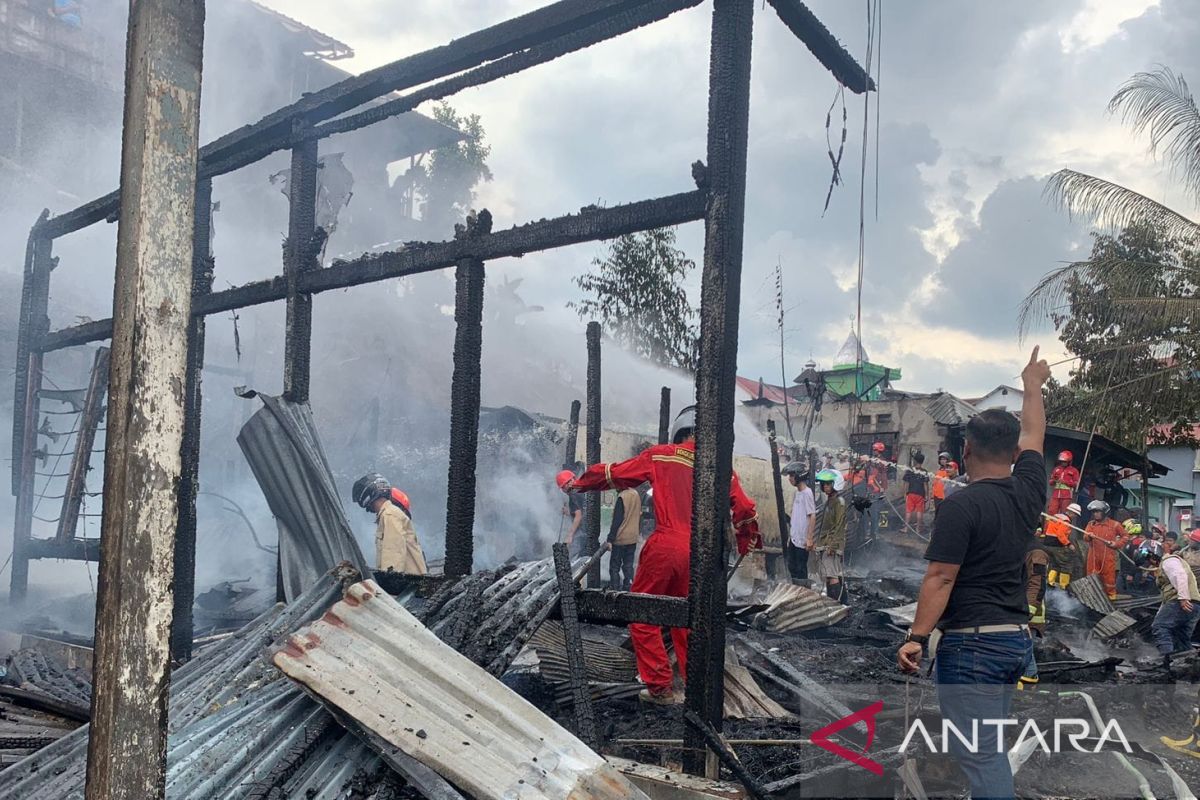 Dua bangunan hangus terbakar di Jalan Milono Samarinda