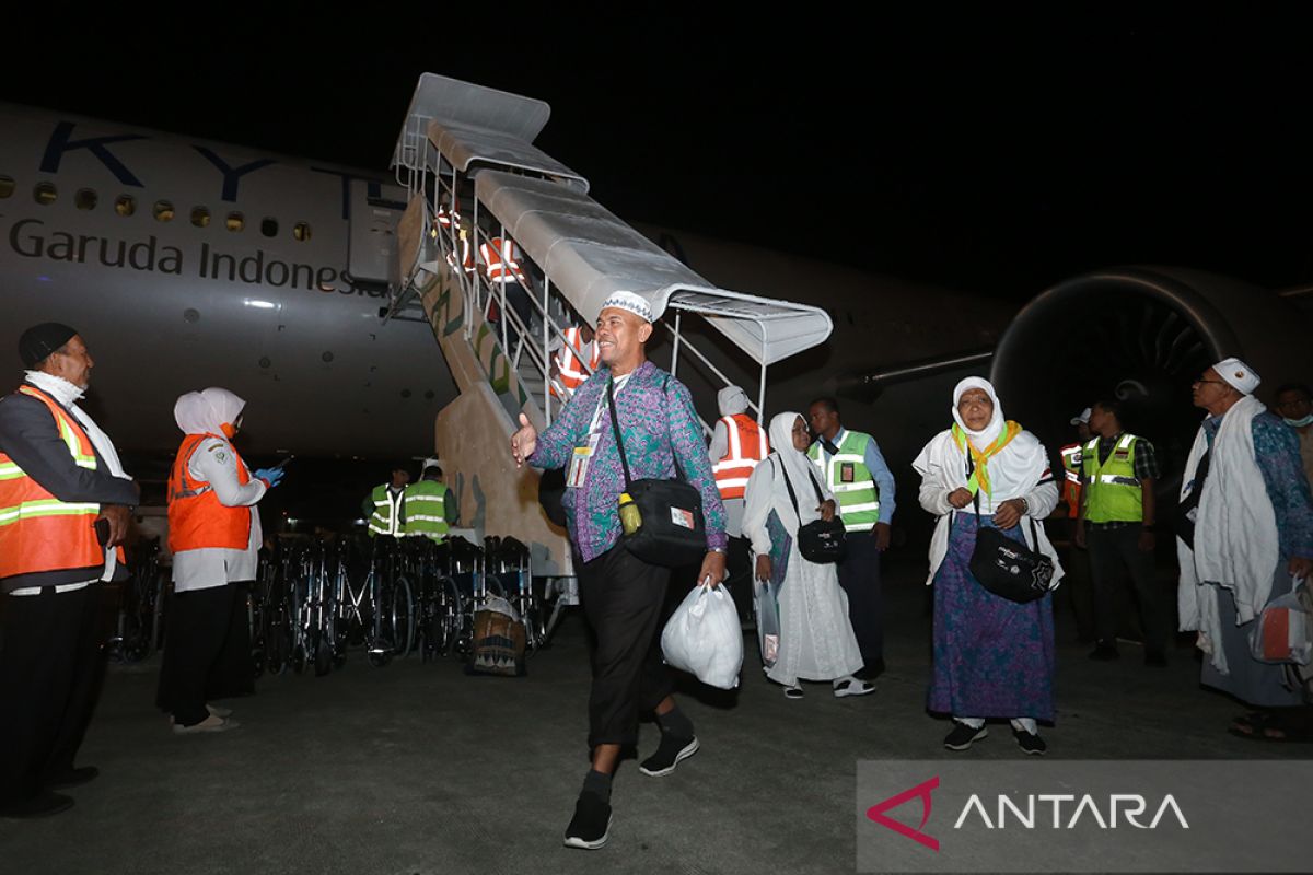 Seorang peserta haji Aceh kloter pertama batal pulang dengan karena hilang paspor