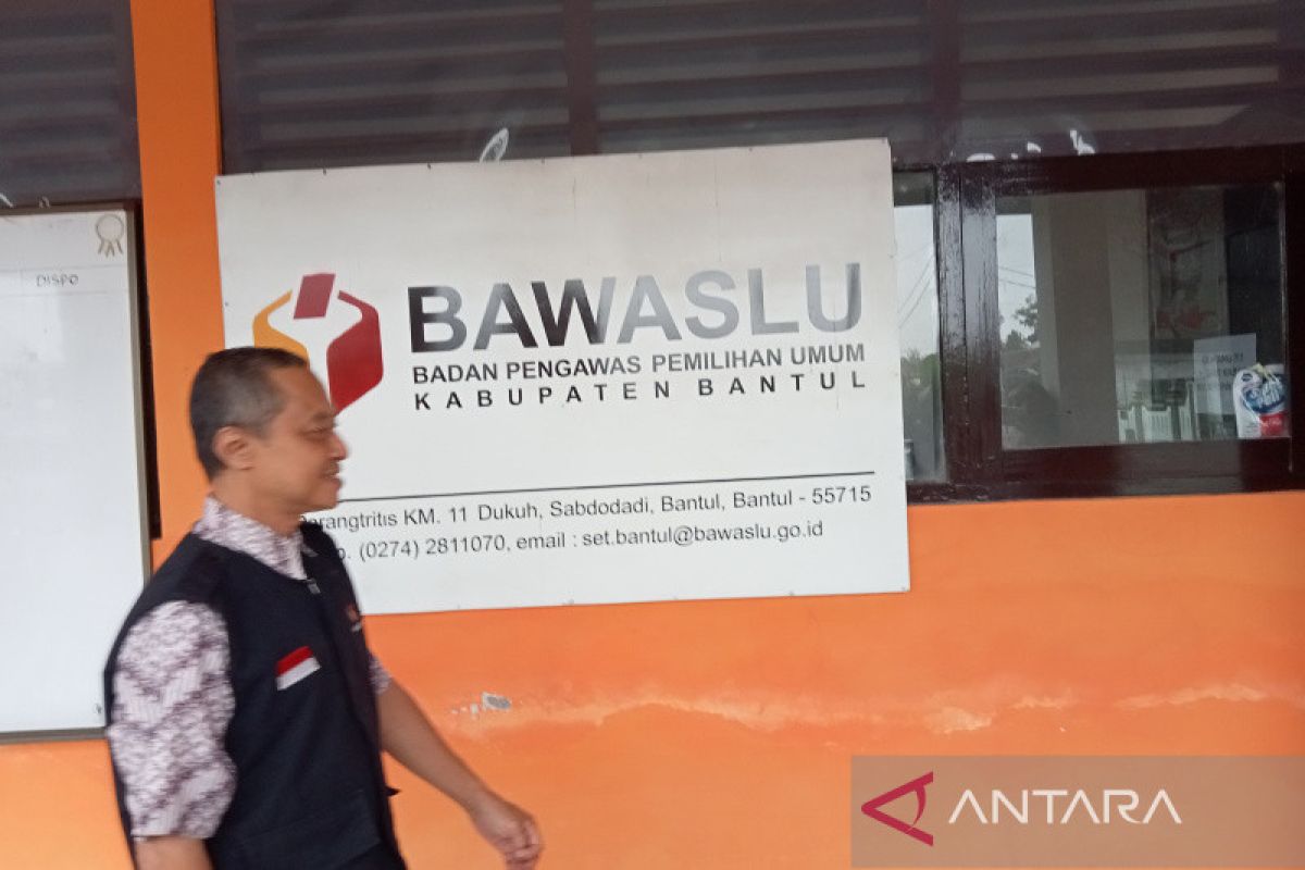 Bawaslu Bantul Cermati DPT Antisipasi Data Pemilih Bermasalah - ANTARA ...