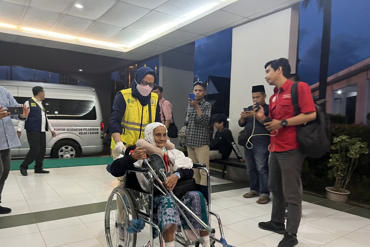 Penyambutan haji lansia diprioritaskan di PPIH Debarkasi Batam