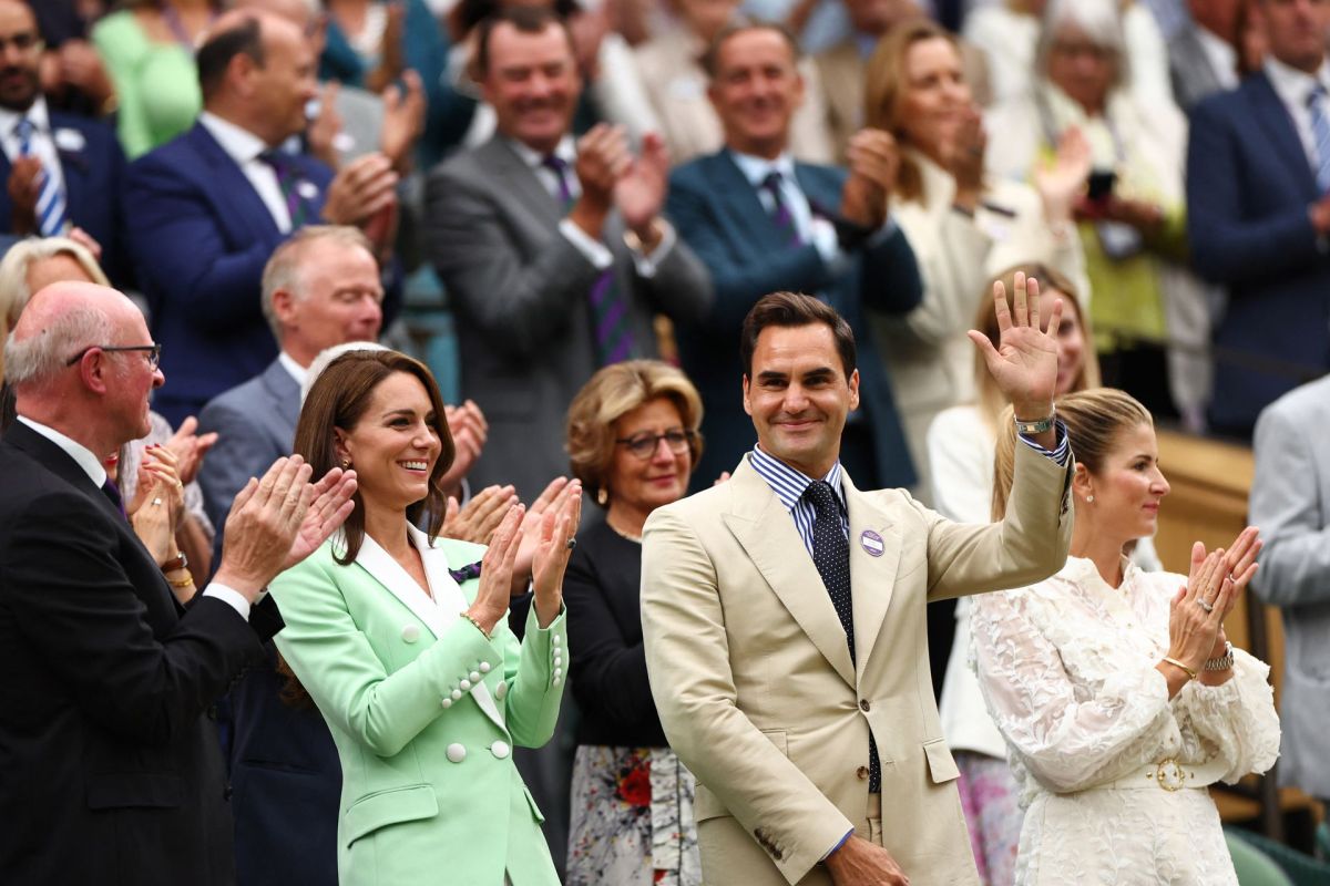 Roger Federer memukau penonton Wimbledon dari kursi khusus kerajaan