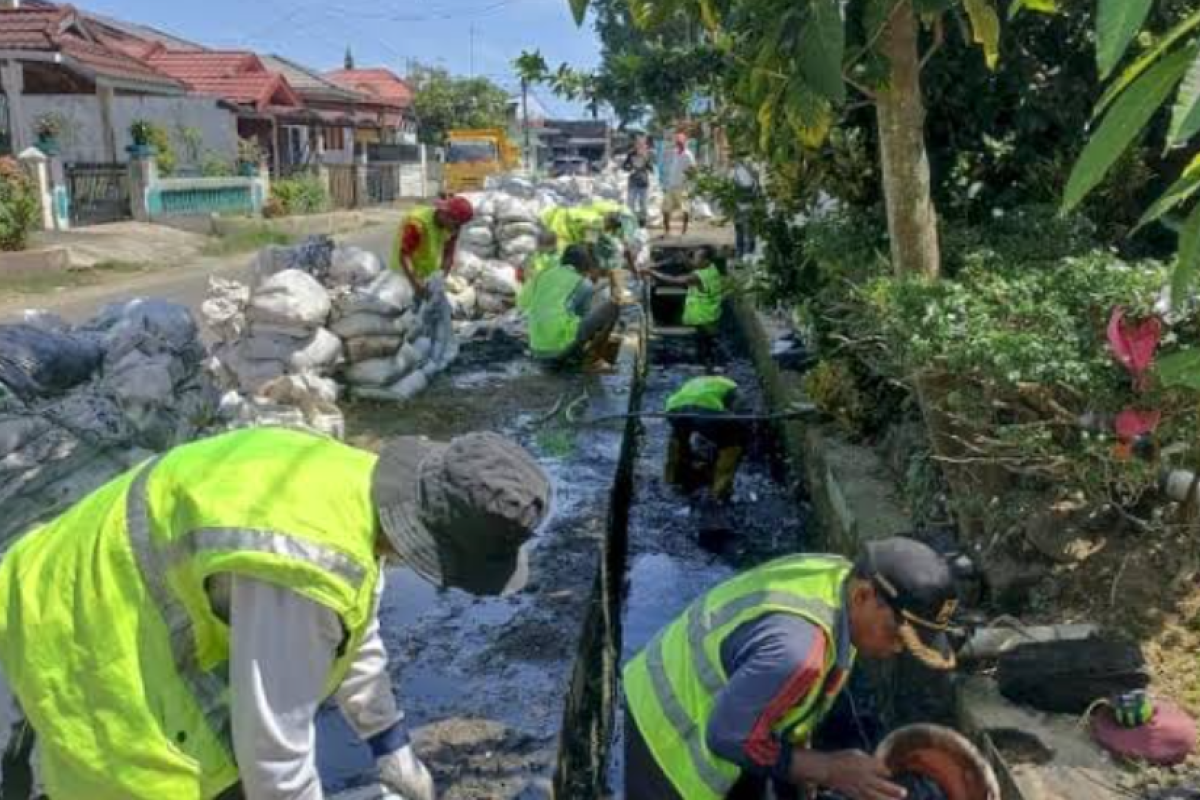 Pemkot Padang perbaiki 15 titik drainase cegah banjir