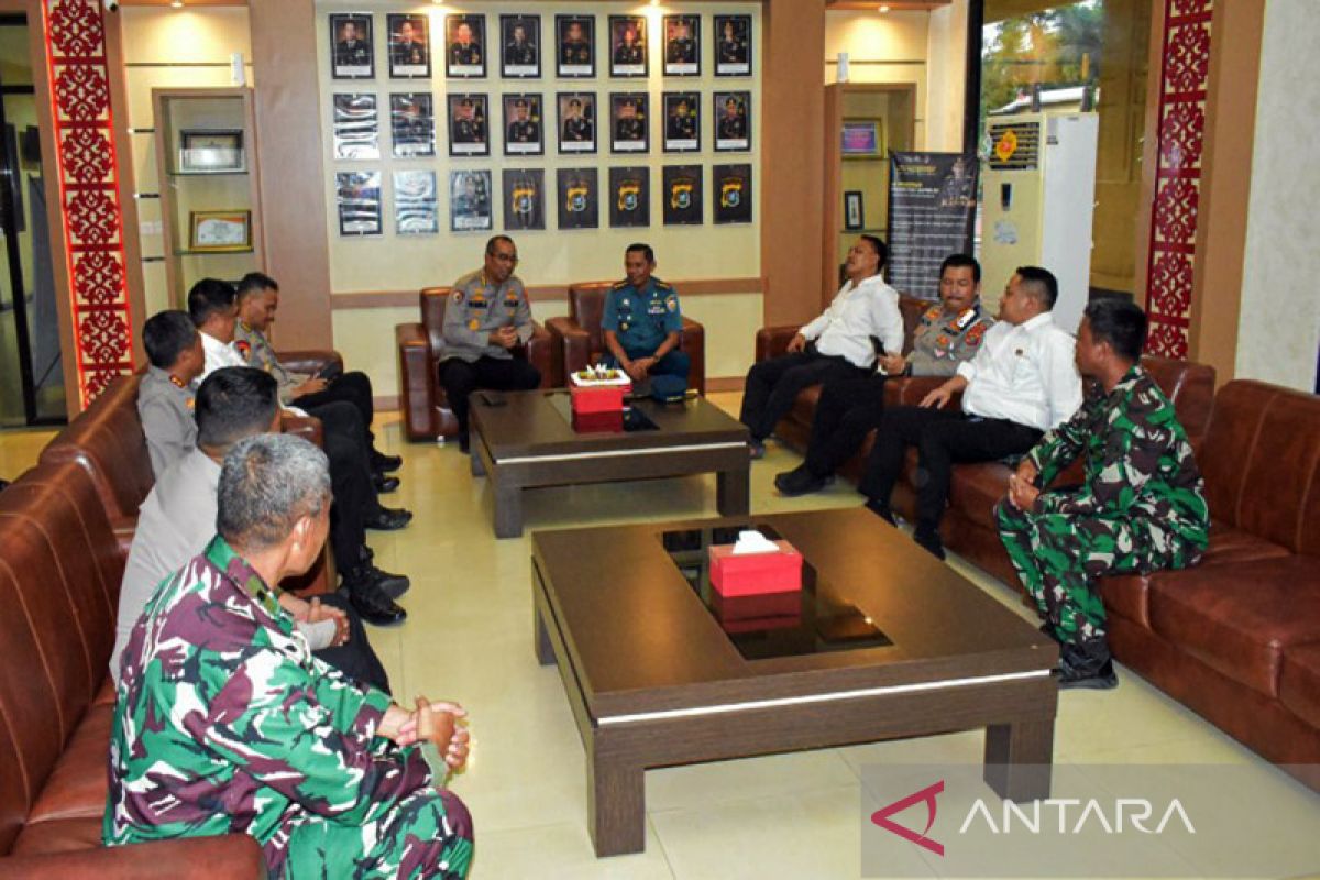 TNI AL Kendari perkuat sinergi bersama kepolisian kawal NKRI