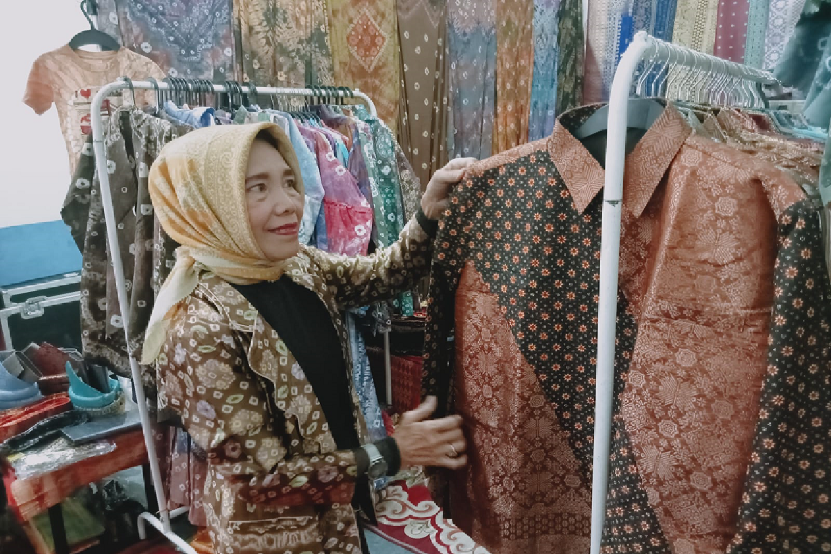 Baju batik plus songket Palembang di ajang Harganas 2023