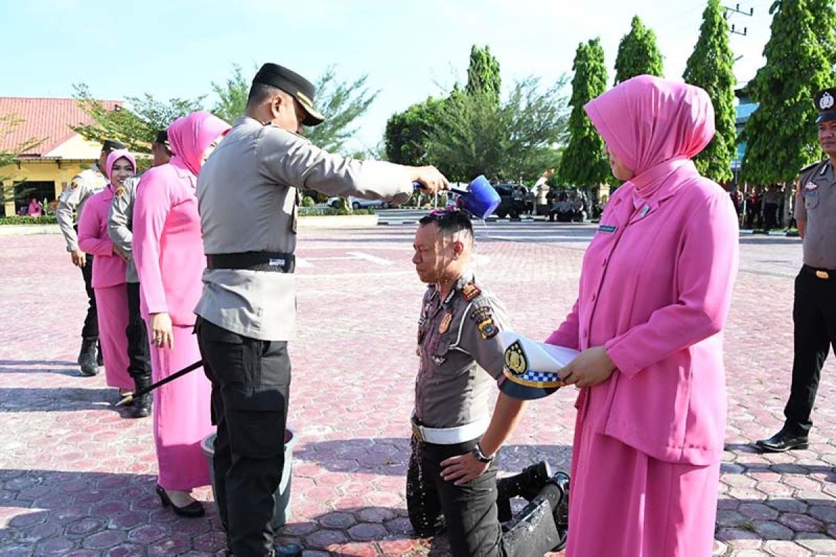 20 personel Polres Aceh Timur naik pangkat