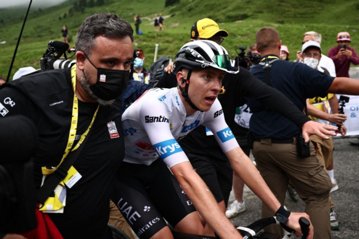 Pogacar menangi duel tanjakan pada etape 6 Tour de France