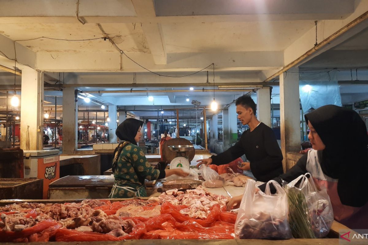 Harga ayam potong di Tangerang tembus Rp55 ribu/kg