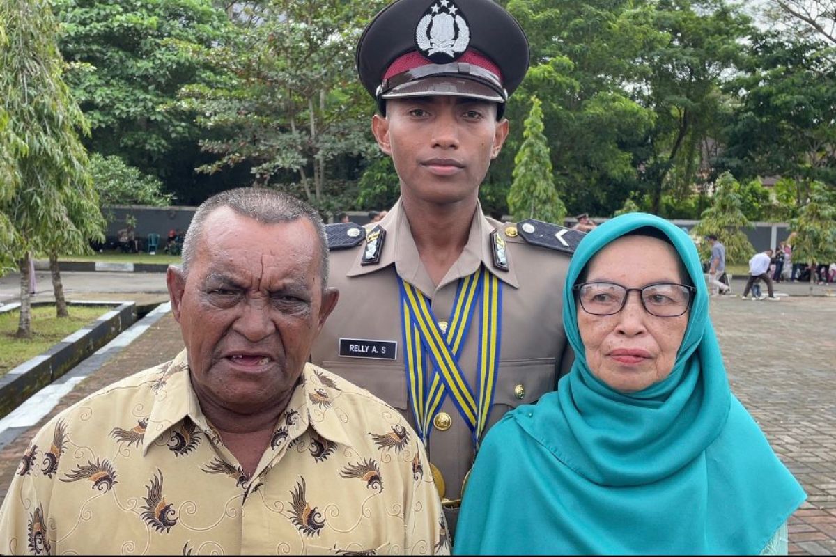 Anak buruh jadi lulusan terbaik  pendidikan Bintara Polri Maluku