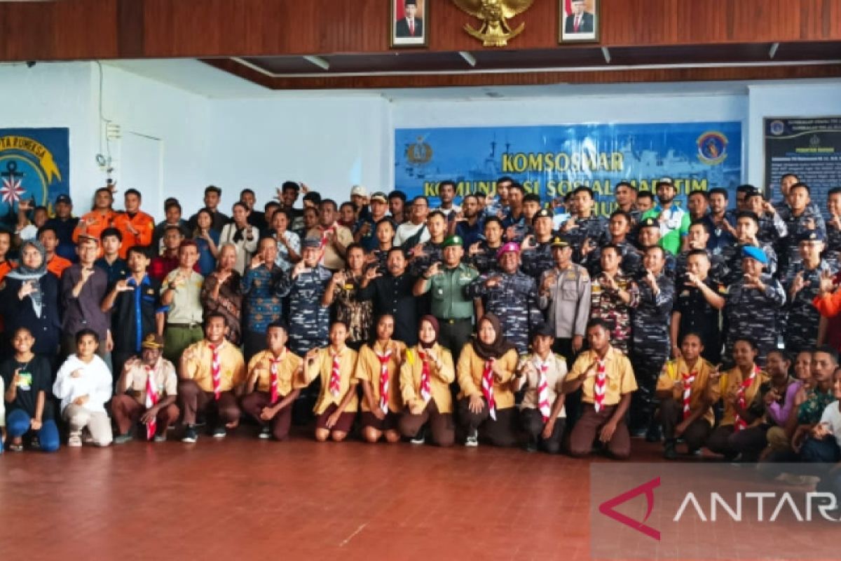 Komsos TNI AL ajak masyarakat Biak menjaga potensi kemaritiman