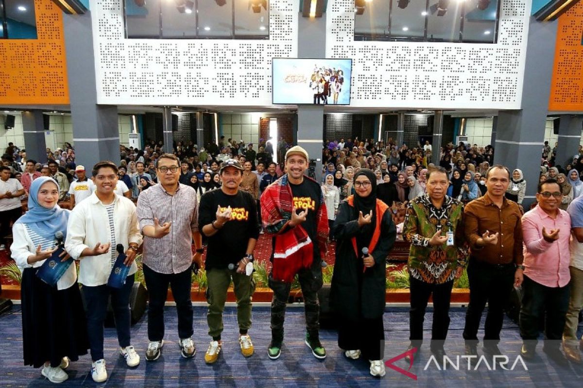 Aktor Tora Sudiro disambut meriah di Universitas Muhammadiyah Sumut