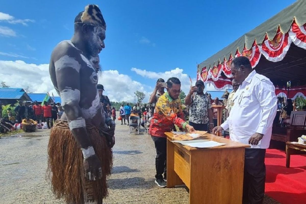 Bupati: pelayanan kesehatan dan pendidikan makin dirasakan warga Asmat