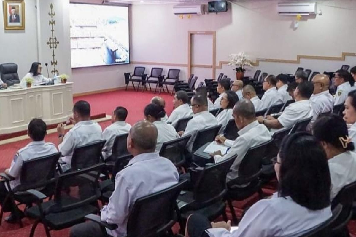 Pemkot Ambon minta Bulog siapkan kios pengendali di Pasar  Mardika