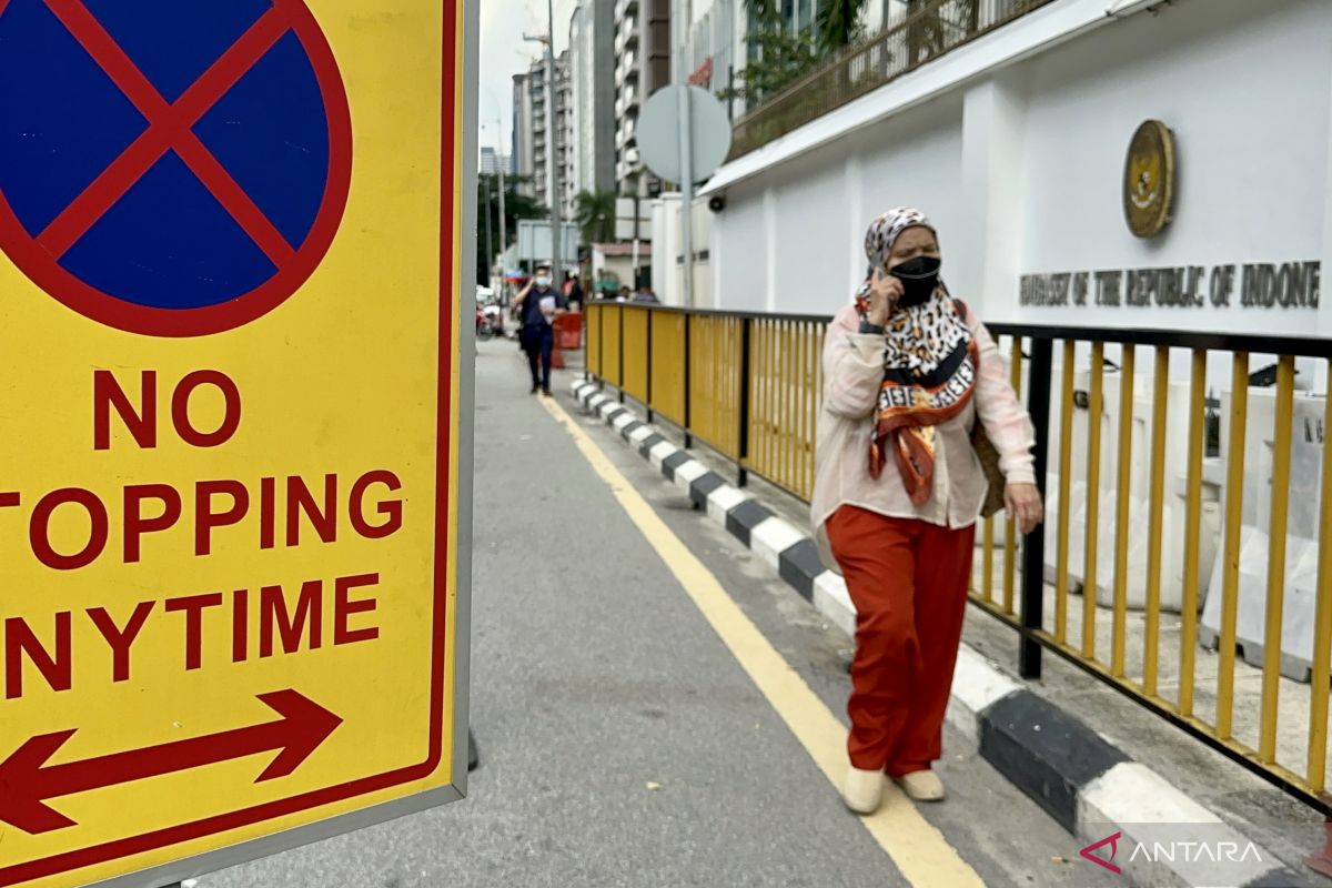 Tak wajib, warga tetap gunakan masker di Kuala Lumpur