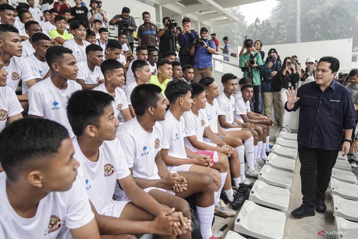 Ketua Umum PSSI tinjau program Garuda Select