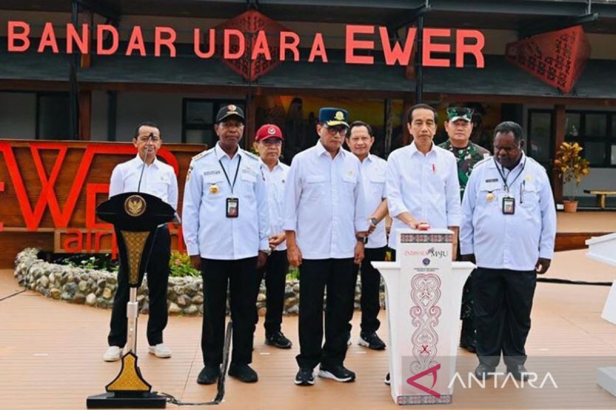 Jokowi: Ekonomi di Asmat akan semakin meningkat dengan Bandara Ewer