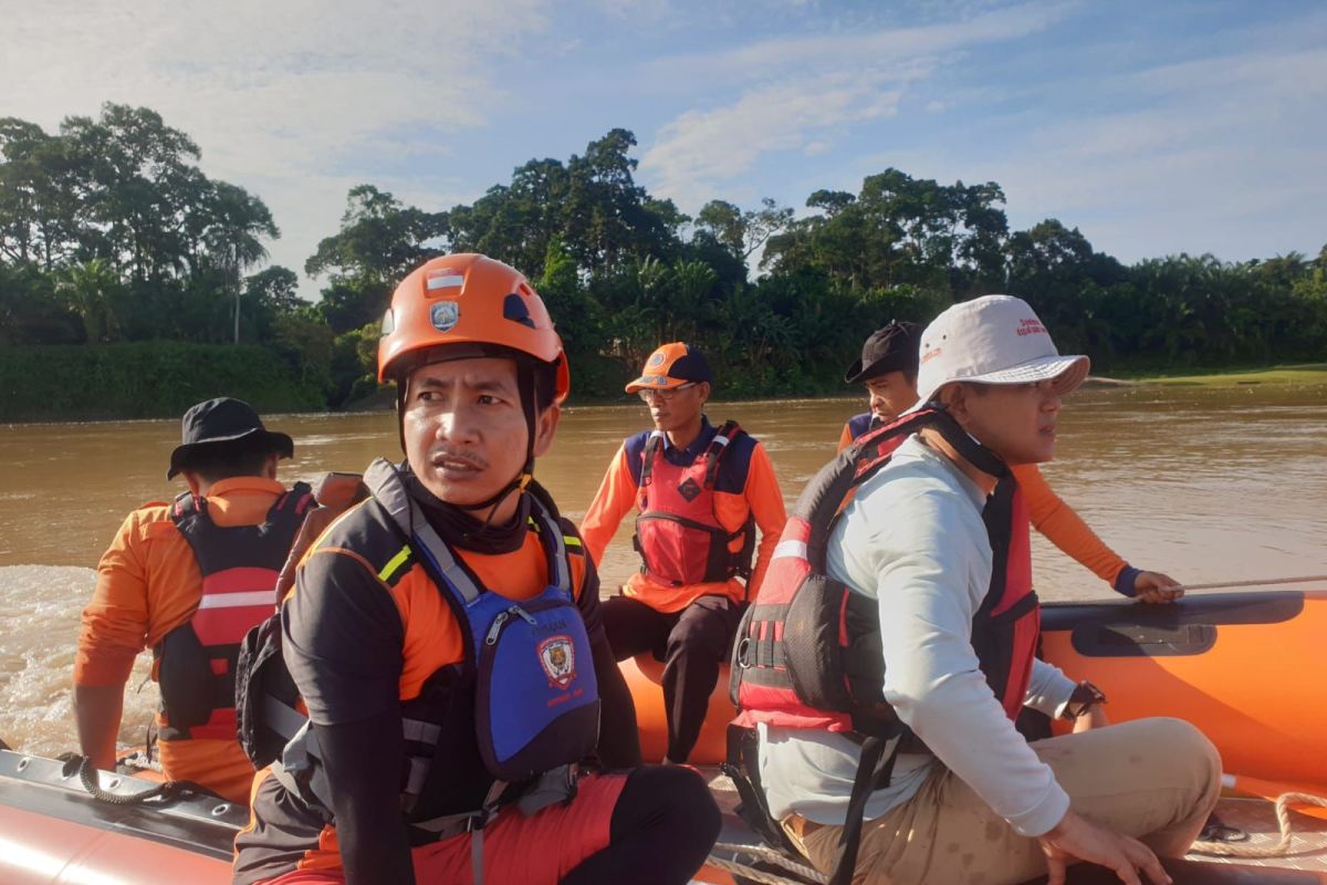 SAR teruskan pencarian bocah terjatuh dari kapal di Sungai Batanghari