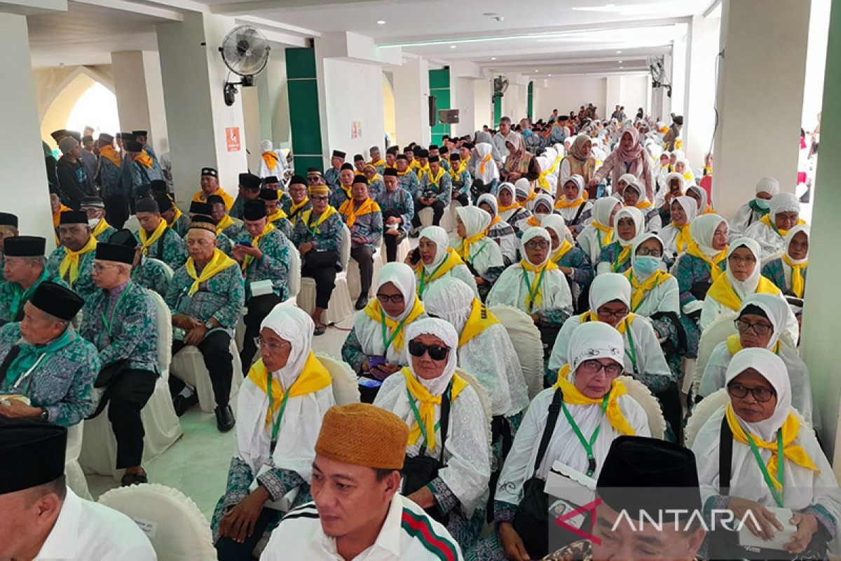 Setiba di Makassar, jamaah haji Malut berlanjut ke Ternate