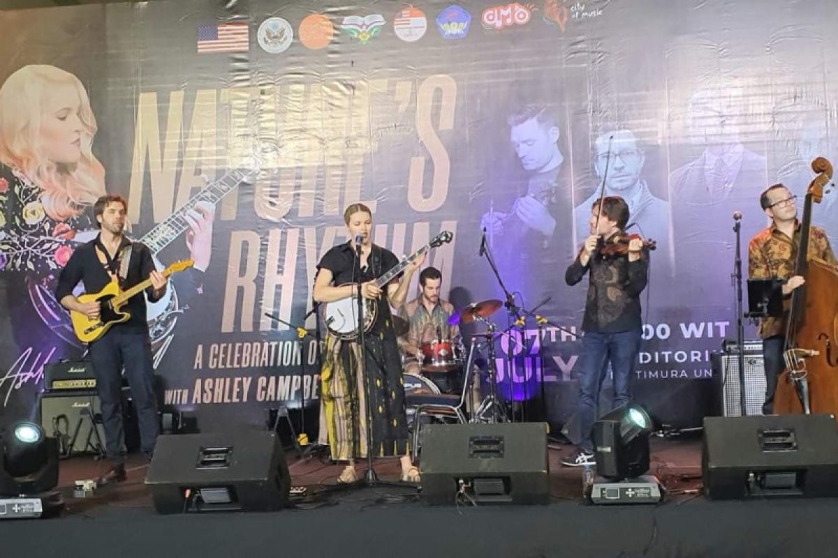 Konser musik Ashley Campbell mewujudkan perdamaian dunia dari Ambon 