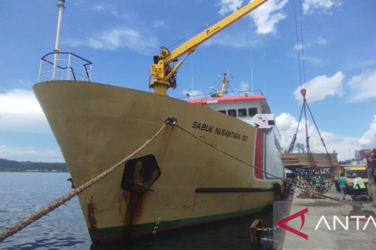 Pelni Ambon tunda pelayaran kapal  perintis karena gelombang tinggi