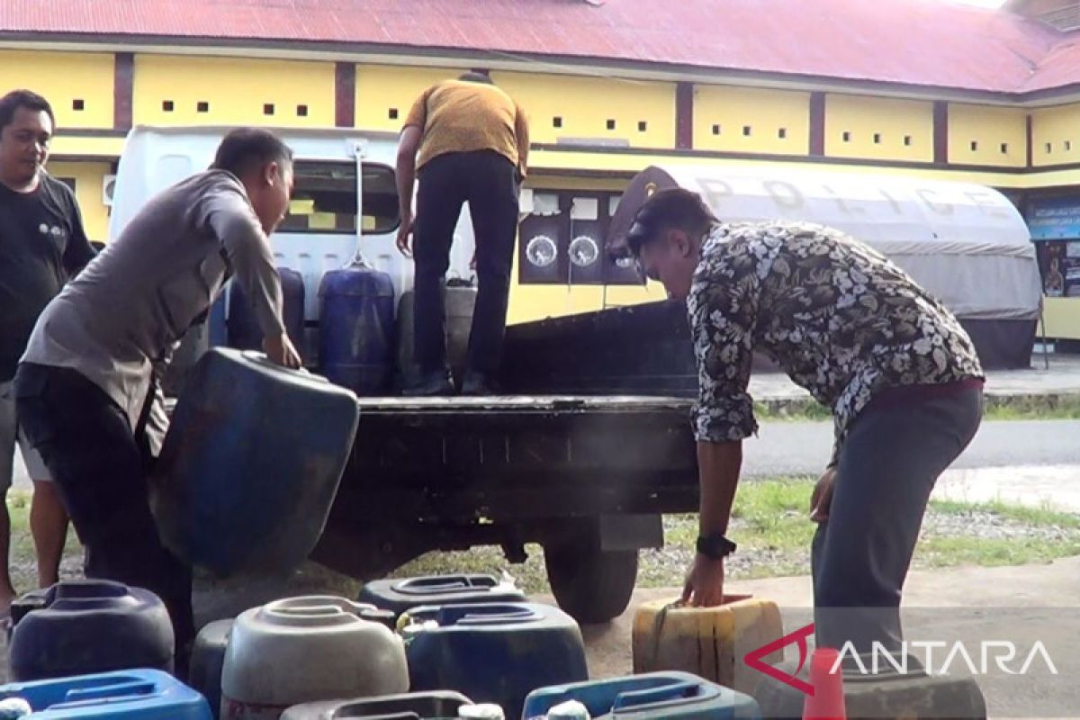 Polisi tangkap penimbun BBM di Boalemo Gorontalo