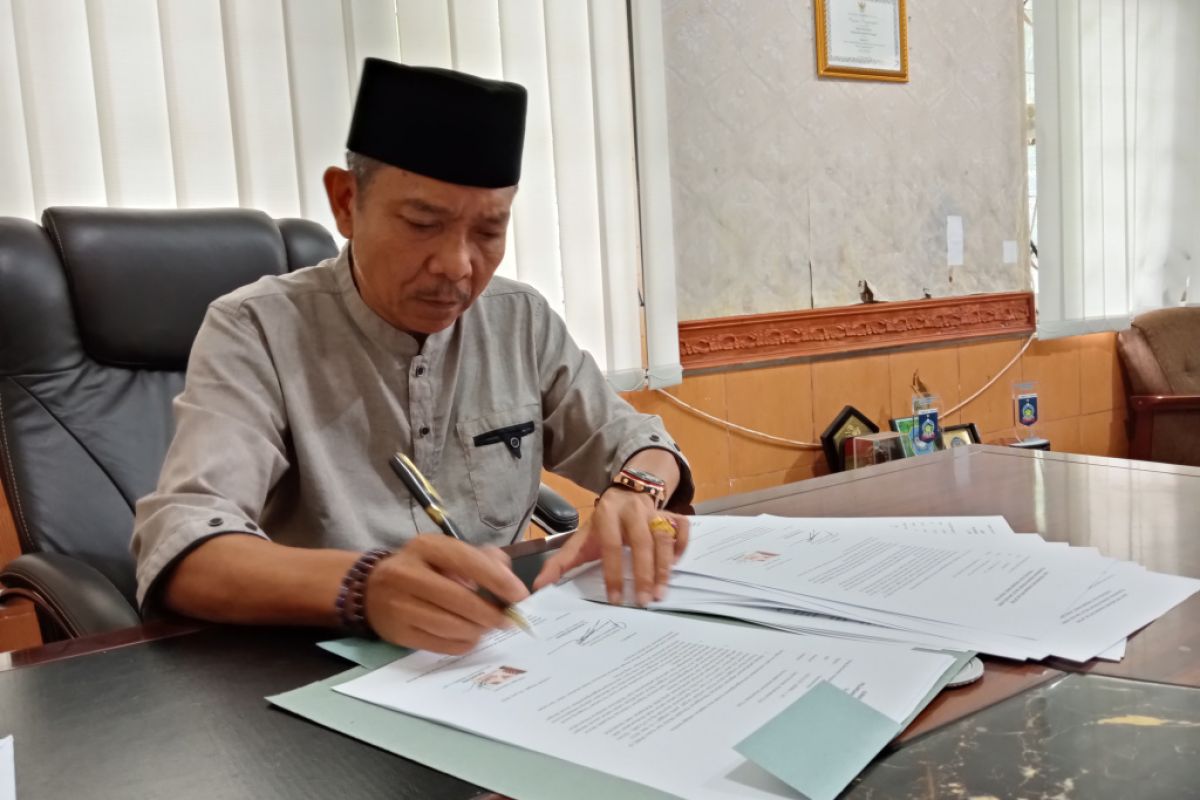 Distan Lombok Tengah memantau kondisi tanaman tembakau pascahujan
