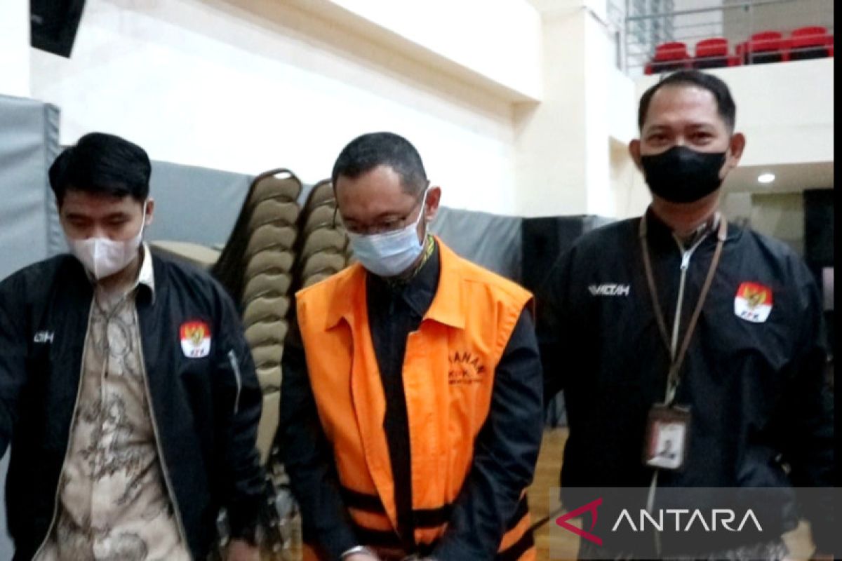 Mantan Kepala Bea Cukai Makassar Andhi Pramono ditahan KPK