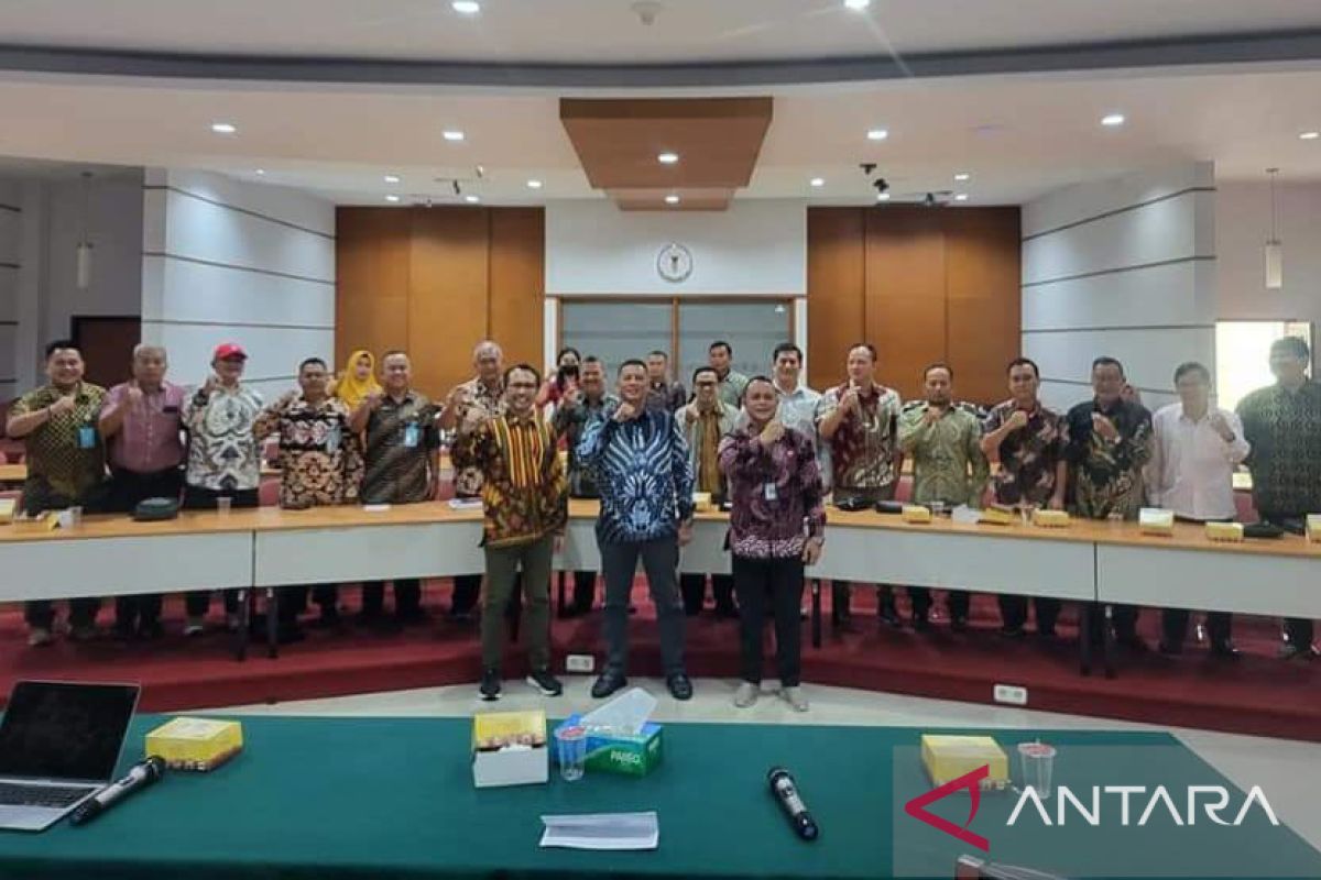 Bahas Raperda PDRB, Ranto Sendhu Pimpin Rapat Kerja di UNPAD