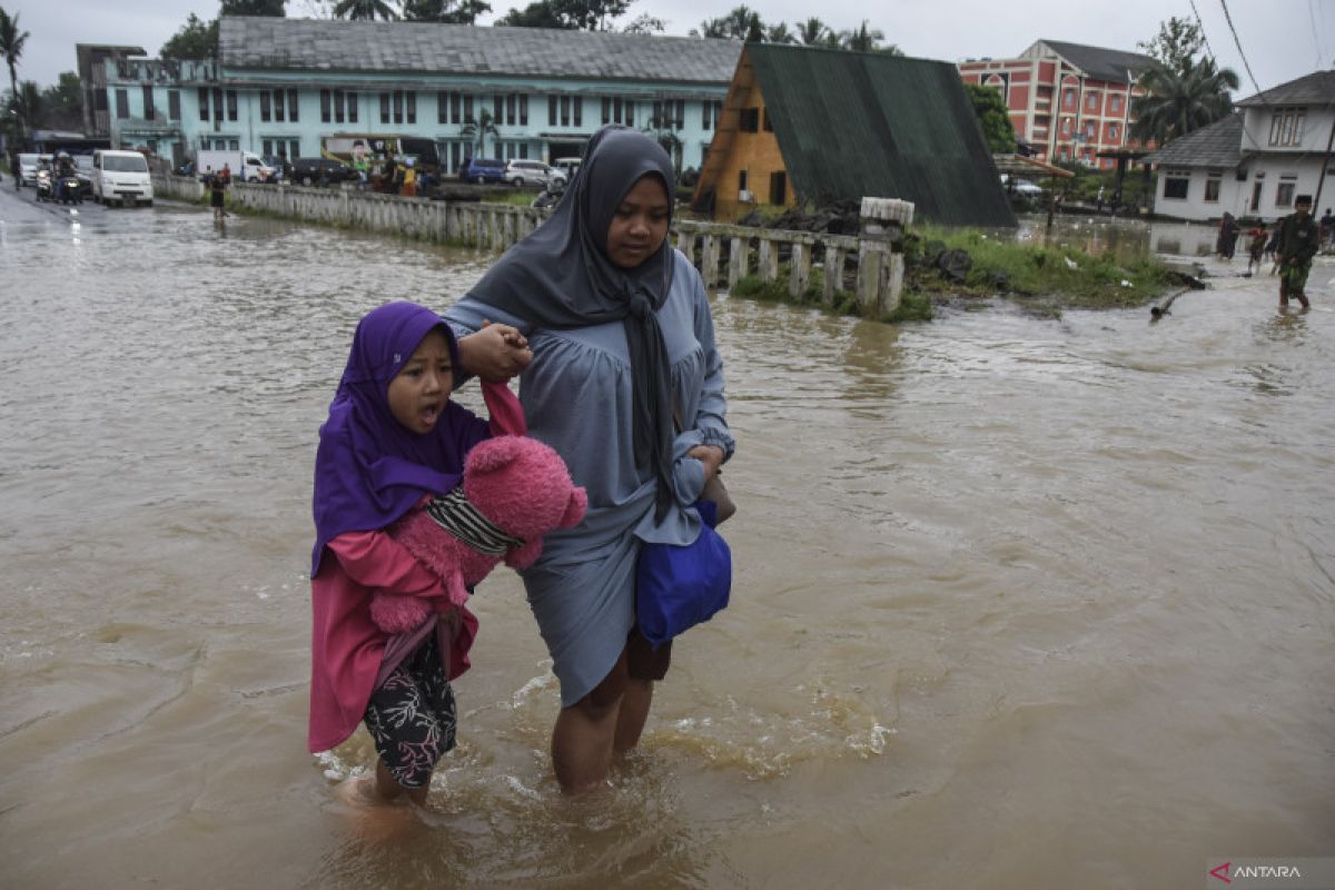 BMKG projects moderate-to-heavy-intensity rains at dry season onset