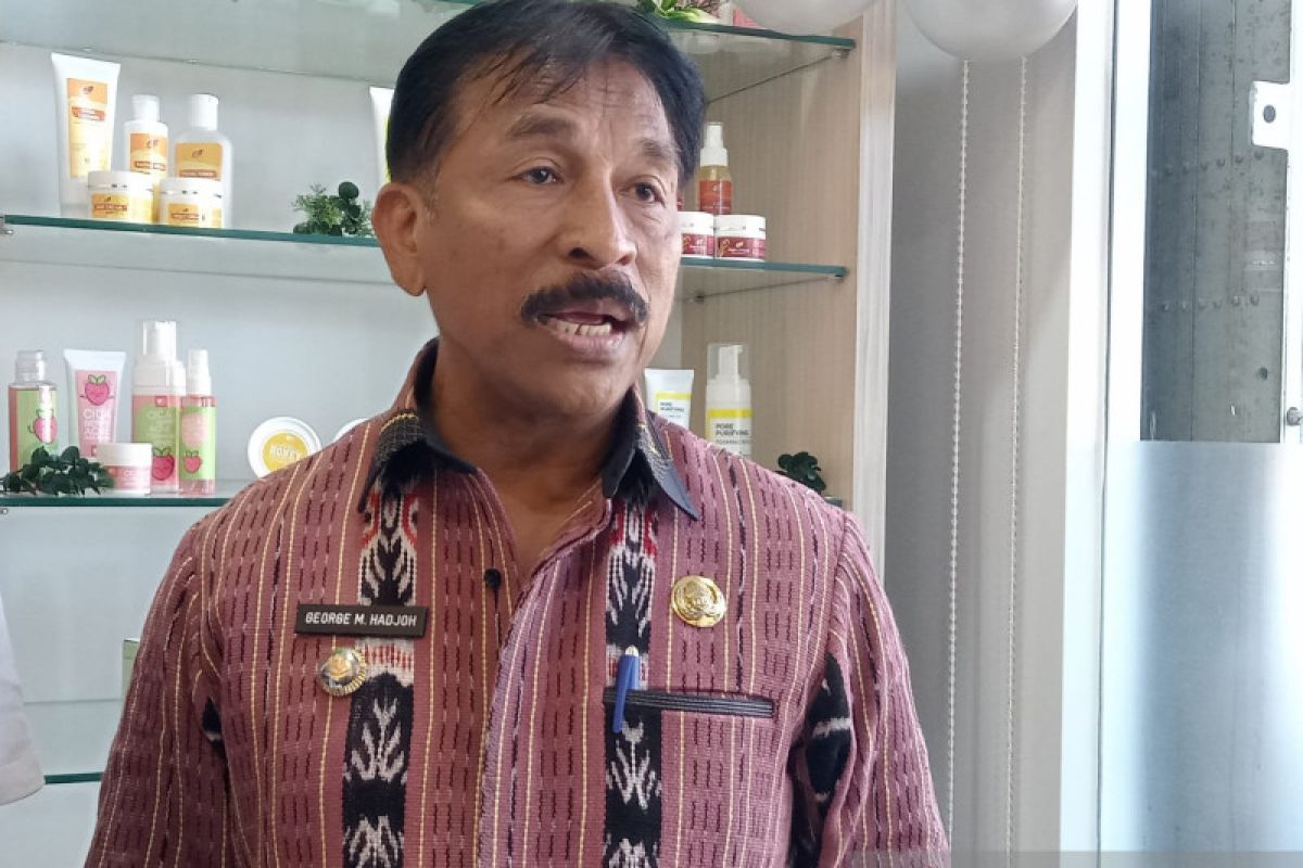 Penjabat wali Kota Kupang minta warga selalu jaga kebersihan kota