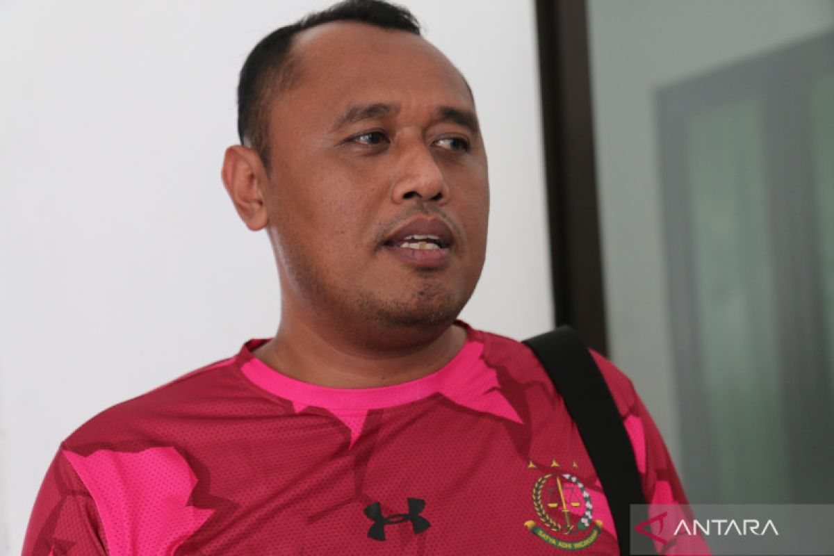 Jaksa menyiapkan materi persidangan in absentia DPO kasus kolam labuh