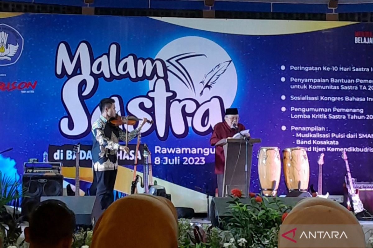 Kebanggaan akan bahasa Indonesia harus ditanamkan guna lestarikan sastra