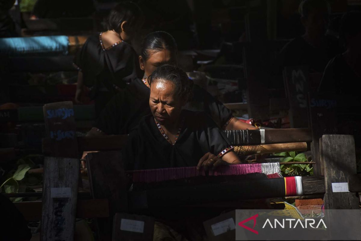 Telaah - Menenun masa depan dari kreativitas