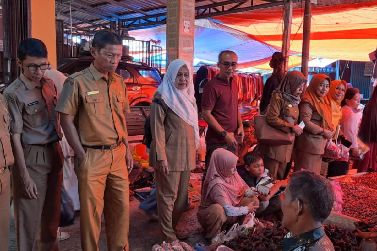 Harga cabai turun di sejumlah pasar tradisional Pasaman Barat