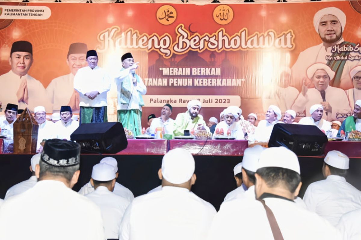 Pemprov adakan Kalteng Bersholawat bersama Habib Syech doakan negeri