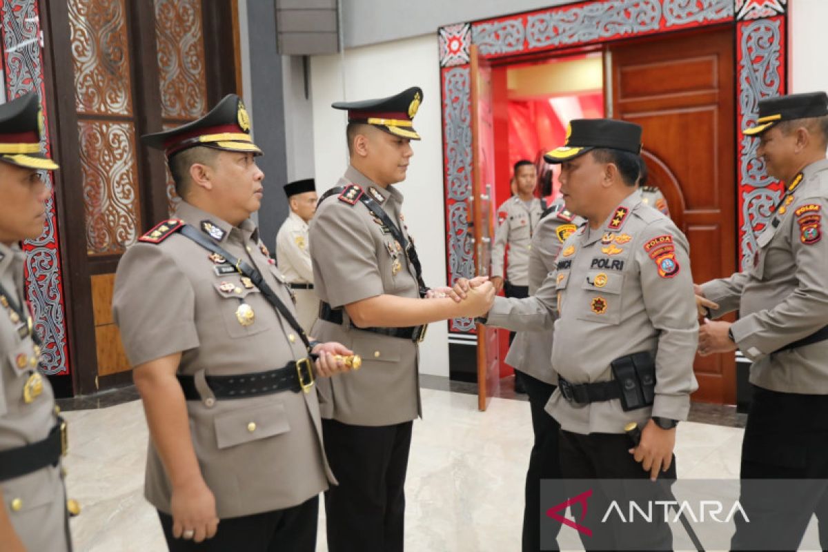 Tiga PJU dan delapan kapolres di jajaran Polda Sumut dilantik