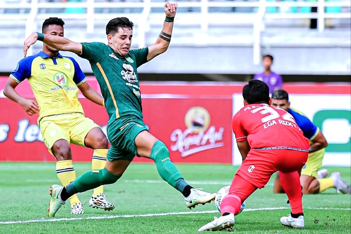 Persebaya ditahan imbang Barito Putera di Stadion GBT Surabaya