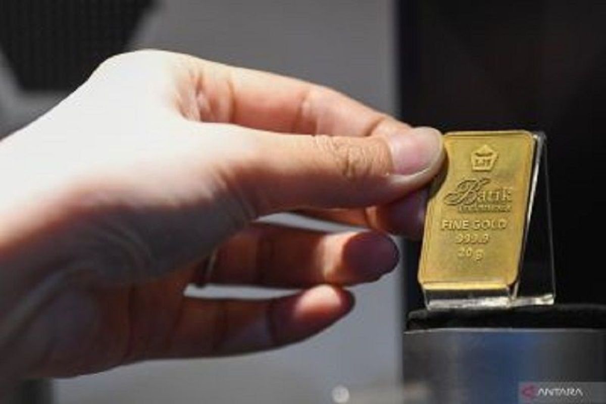 Harga emas Antam hari ini turun Rp3.000 per gram