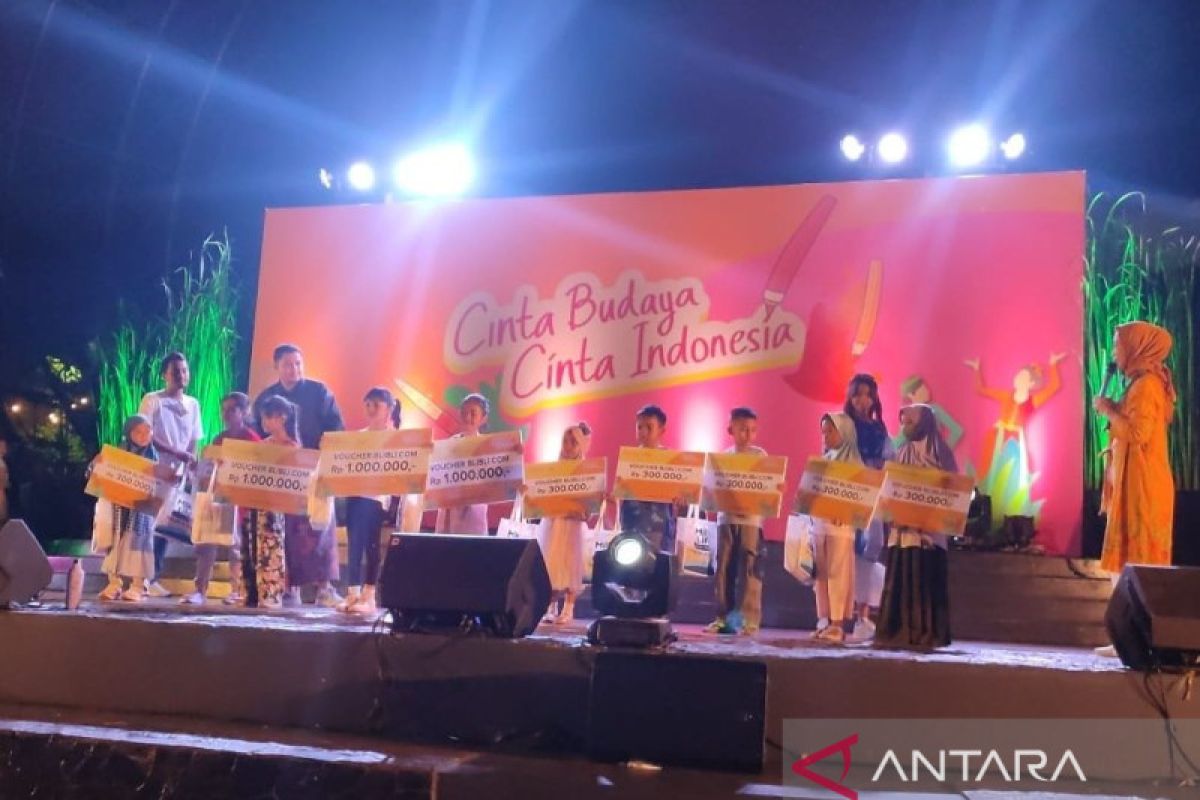 Ratusan anak adu kreasi gambar kecintaan budaya Indonesia di Semarang