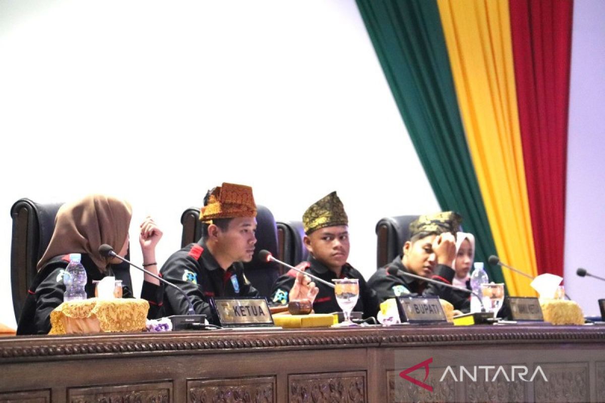 Ketika anak-anak bersidang di DPRD Kampar